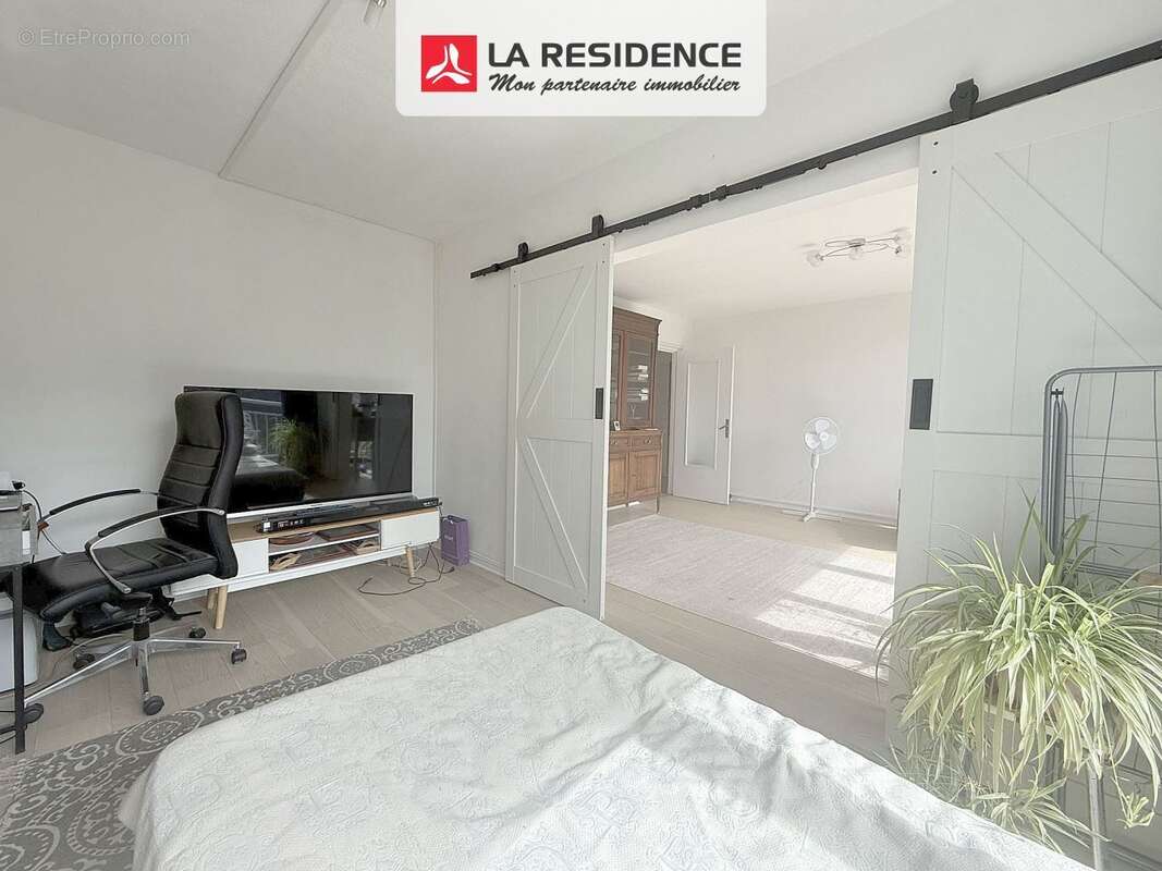 Appartement 77 m² à Velizy-Villacoublay  - photo 4