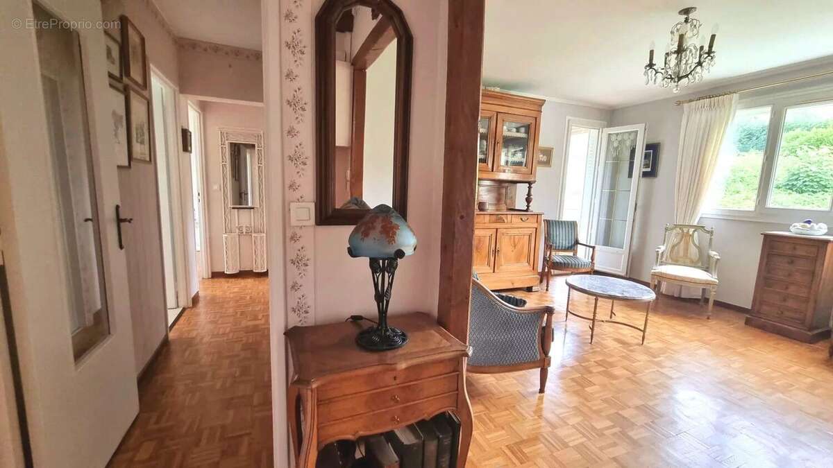 Appartement à BEYNES