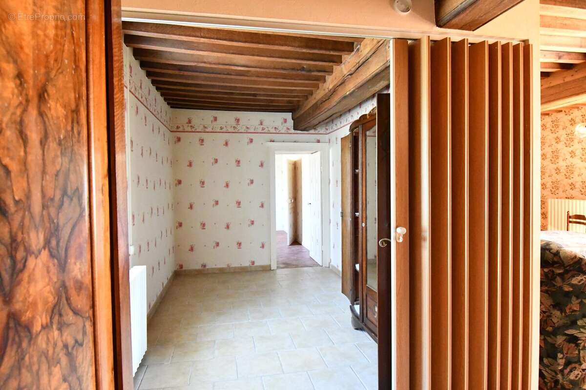 Maison à MONTSAUCHE-LES-SETTONS