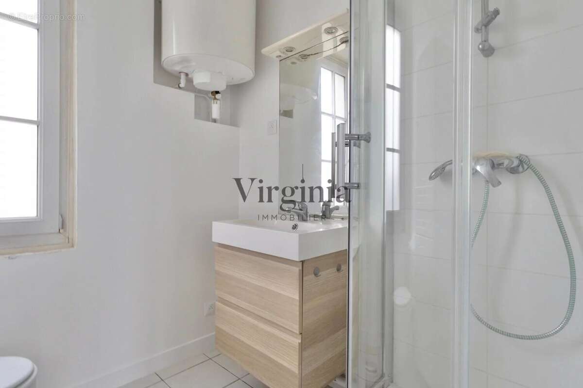 Appartement à CHARENTON-LE-PONT