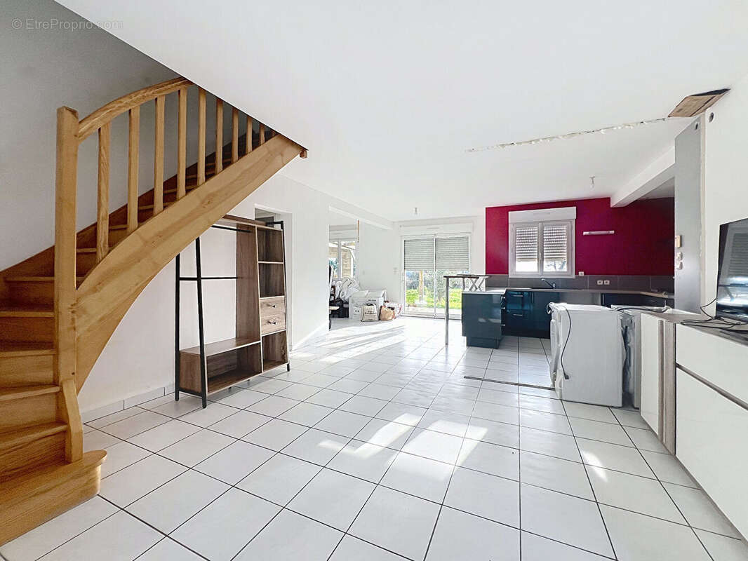 Maison à AMBILLOU-CHATEAU