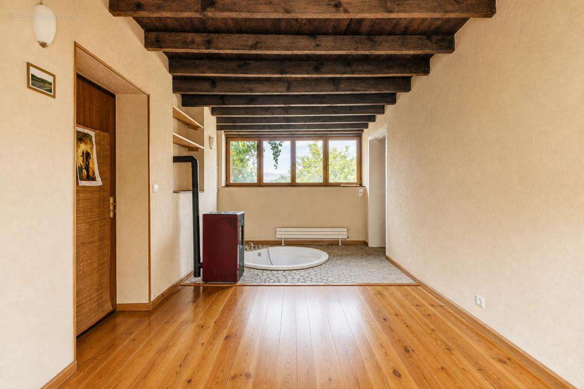 Maison à COURZIEU