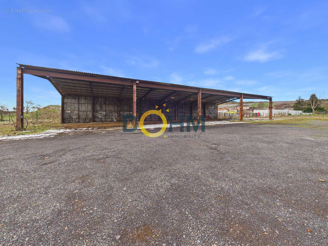 Local industriel 1670m2, carport 300m2 sur terrain de 7457m2 - photo 4