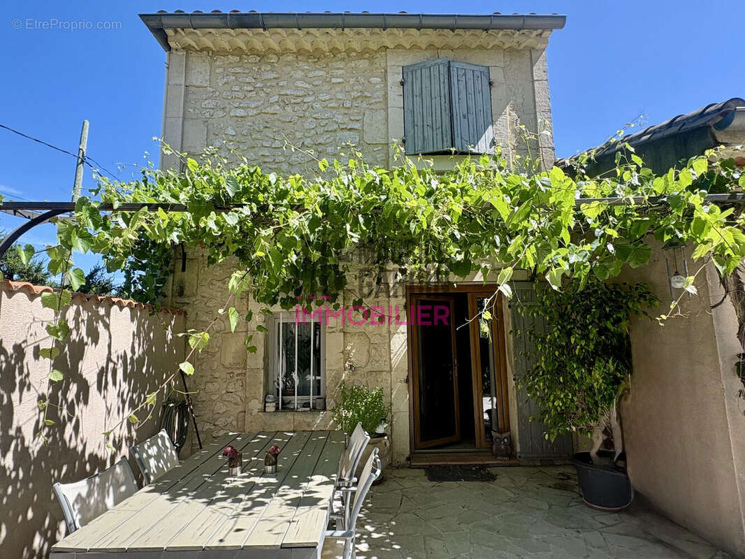 Maison 218 m² à Chateaurenard  - photo 2
