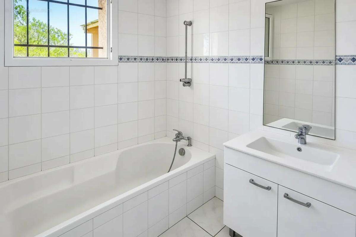 Maison 4 chambres avec jardin à Lagrave - photo 9