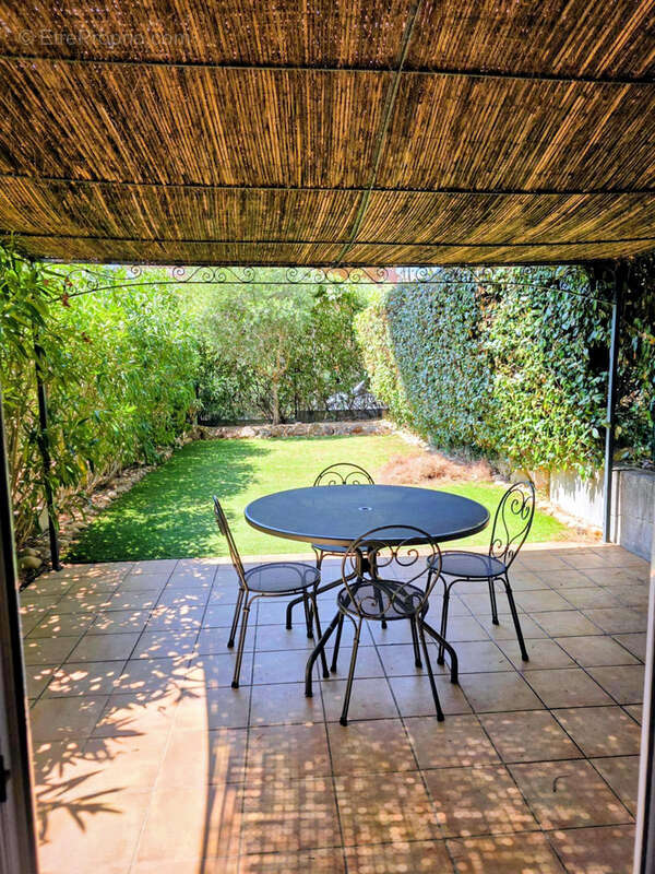 Maison à ROQUEBRUNE-SUR-ARGENS