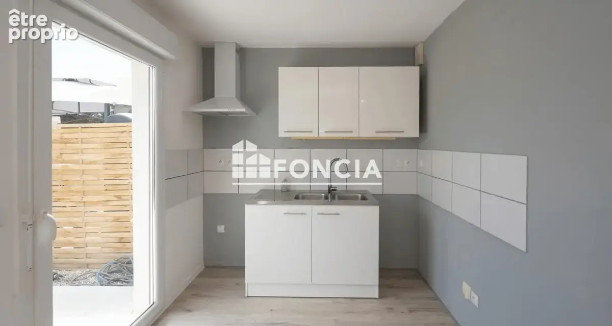 Bourg-Les-Valence - Maison 98m² - 4 chambres - Carport - photo 9