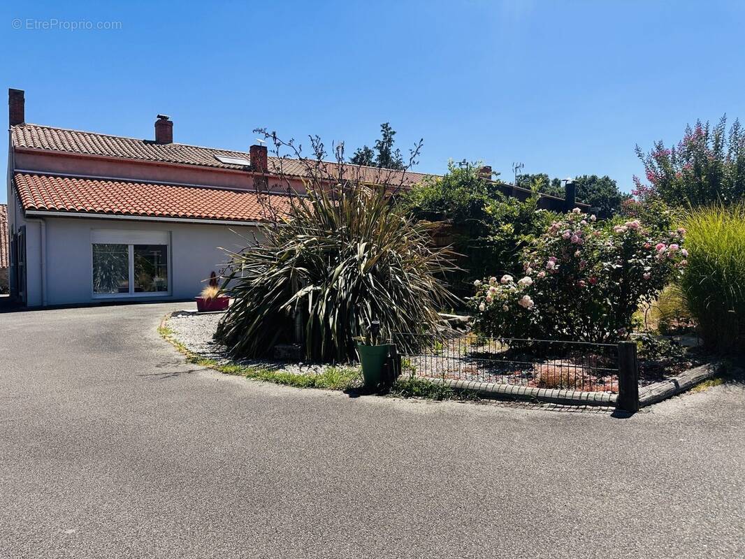 Maison à LA GENETOUZE