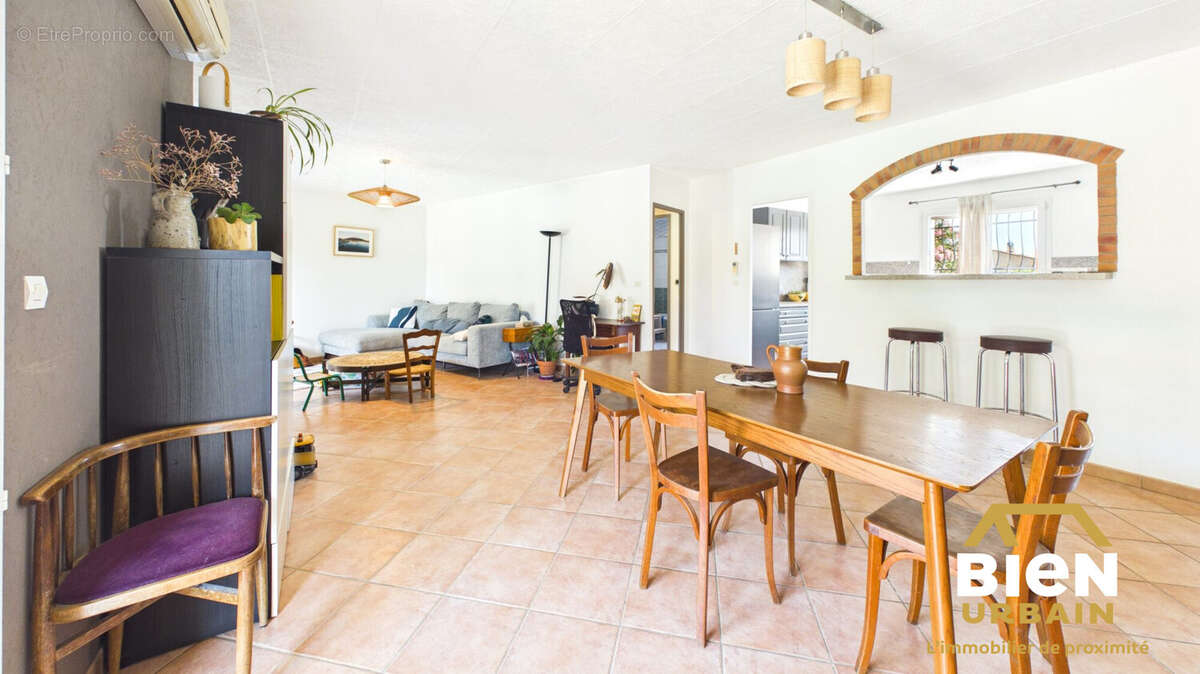 Maison 100 m² à Garons  - photo 6