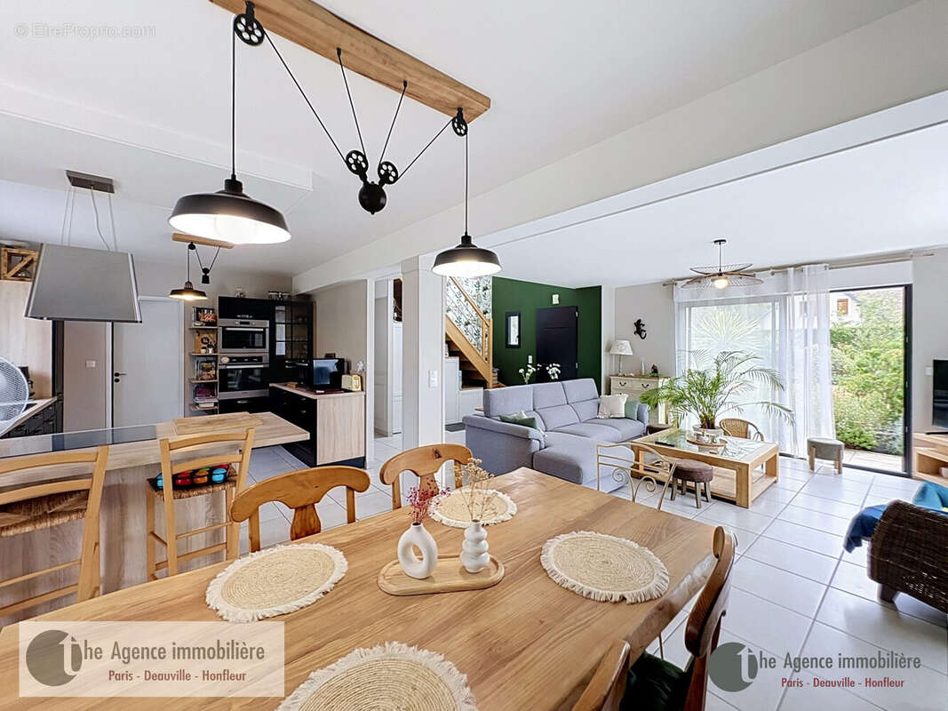 Maison 134 m² à Fiquefleur-Equainville  - photo 2