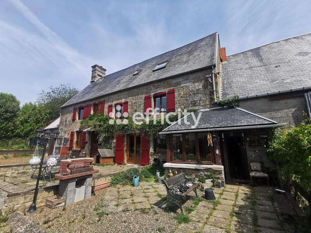 Maison à SAINT-SEVER-CALVADOS