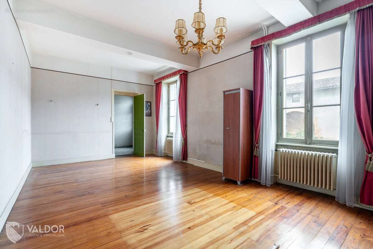 Maison à CHALEINS