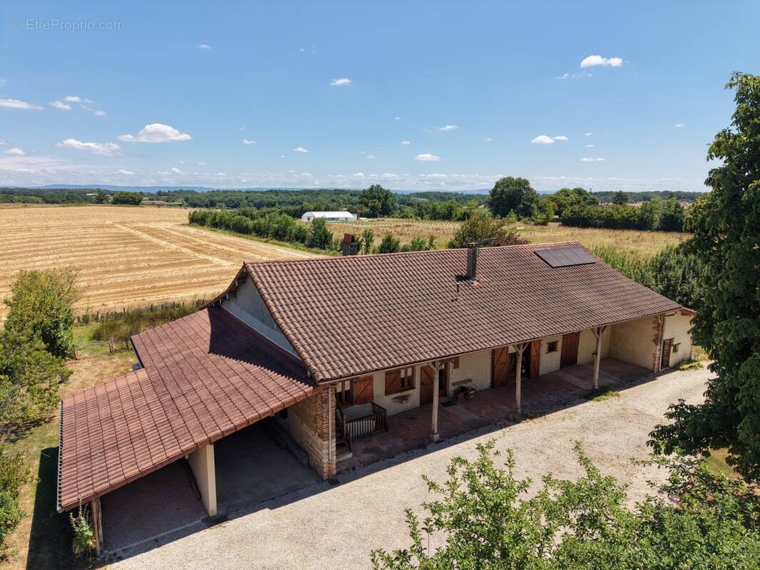 Maison à SAINT-TRIVIER-DE-COURTES