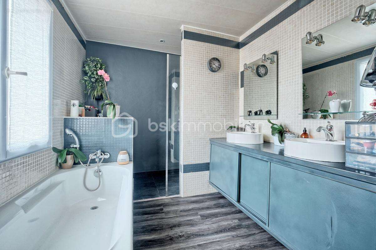 Maison à VILLEVAUDE