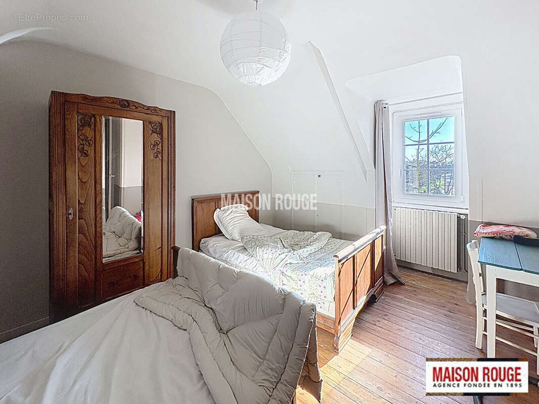 Maison de bourg en pierre à moderniser avec 5 chambres, jardin arboré et garage au coeur de Plourhan - photo 18