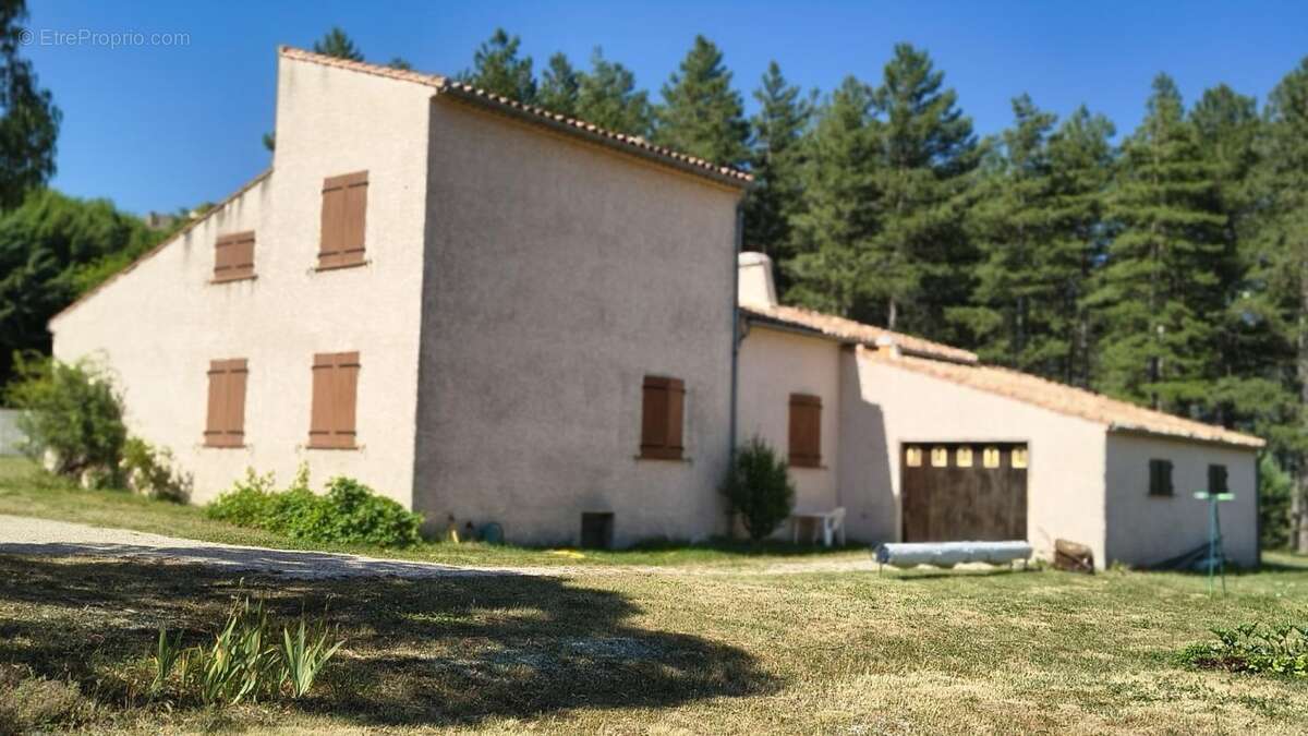 Maison 143 m² à Saint-Julia-De-Bec  - photo 2