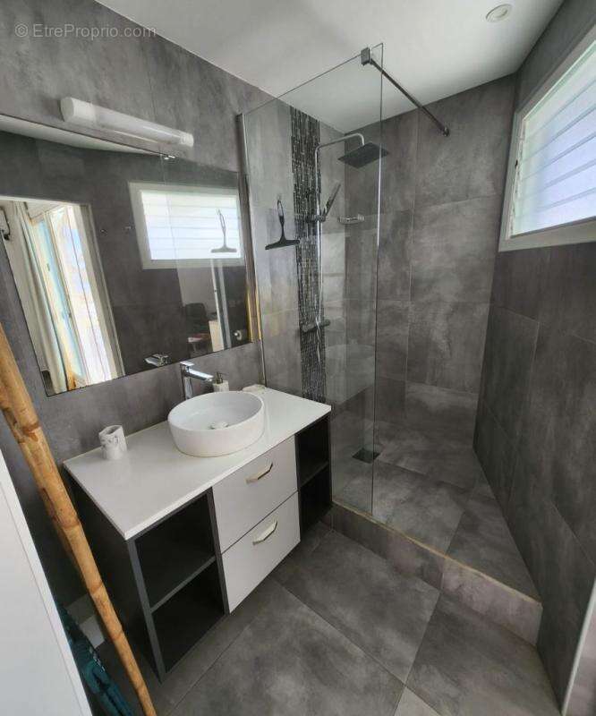 A saisir- studio coup de coeur St François 156000 euros - photo 5