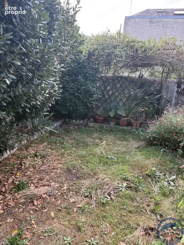 Maison des années 30 avec jardin et garage, quartier Blanqui - photo 9
