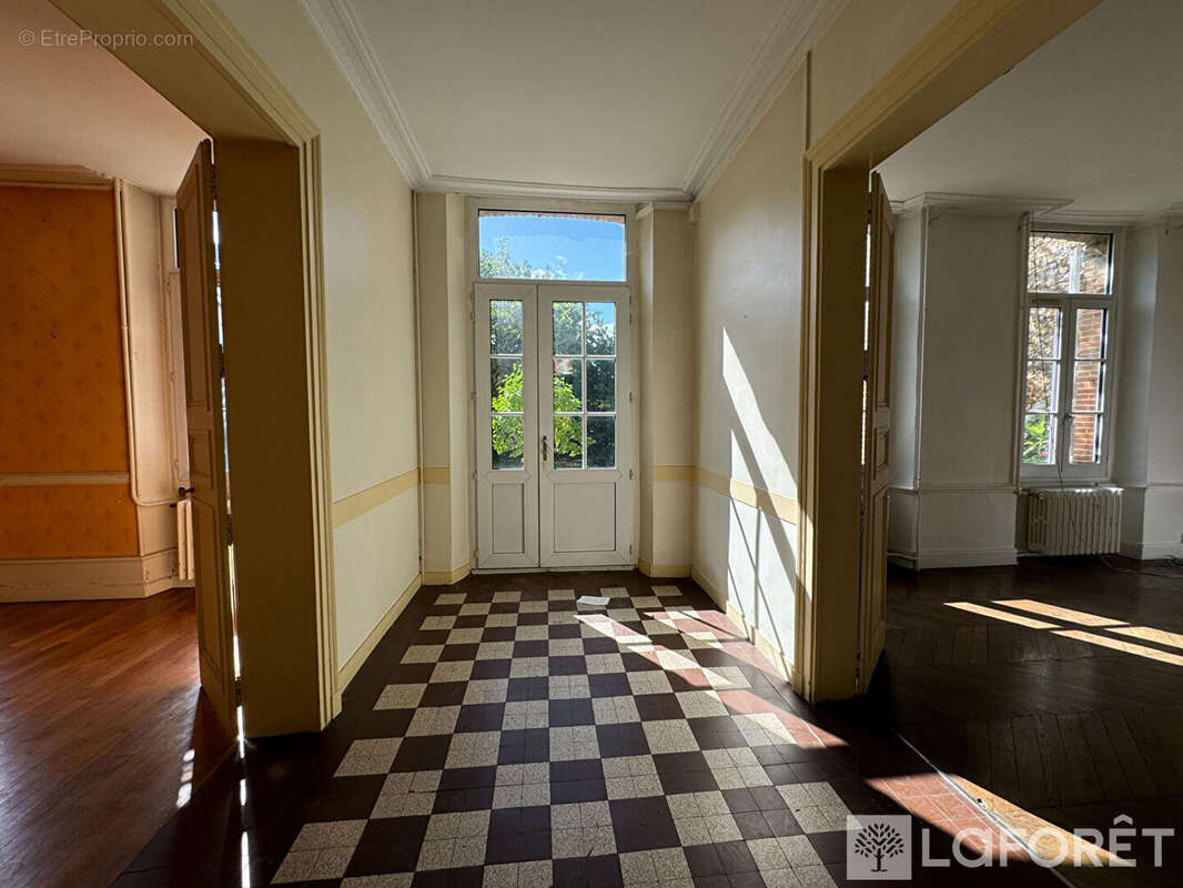 Immeuble de caractère, centre ville  l'Aigle 11 pièces - photo 14