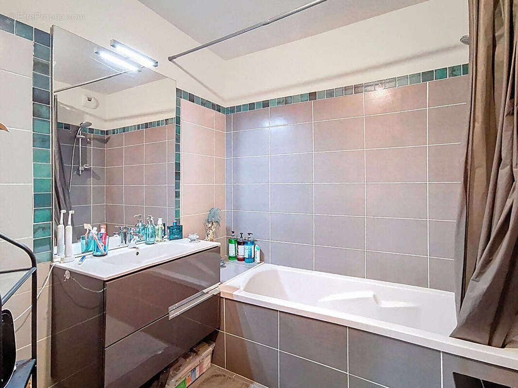 Appartement à LYON-8E