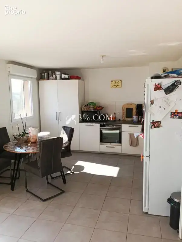 Appartement T3 avec terrasse et parkings - photo 8