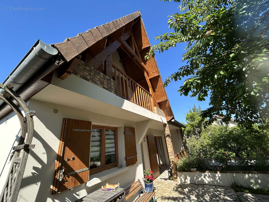 Maison à SARTROUVILLE