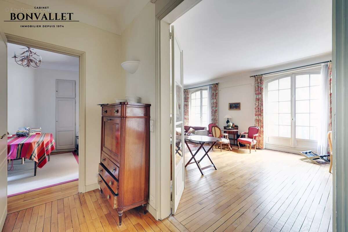 Appartement à PARIS-15E