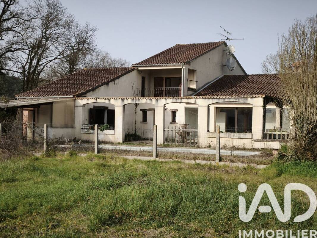 Photo 1 - Maison à LES PEINTURES