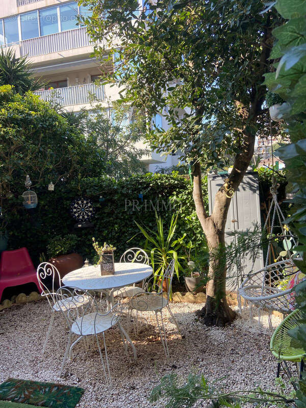 Fréjus, Studio en rez-de-jardin avec extérieur privatif, parking et cave - photo 6