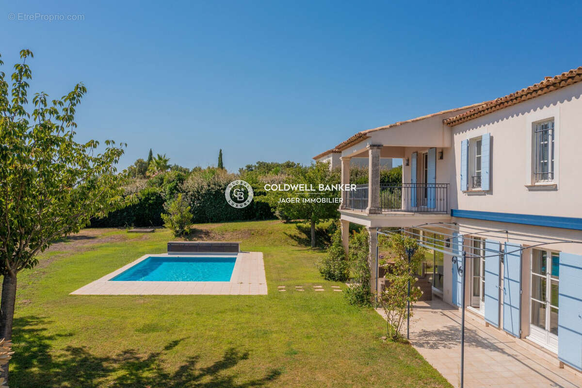 Maison 220 m² à Grimaud  - photo 3