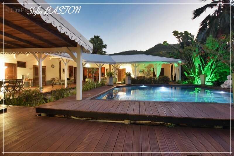 Maison à LES TROIS-ILETS