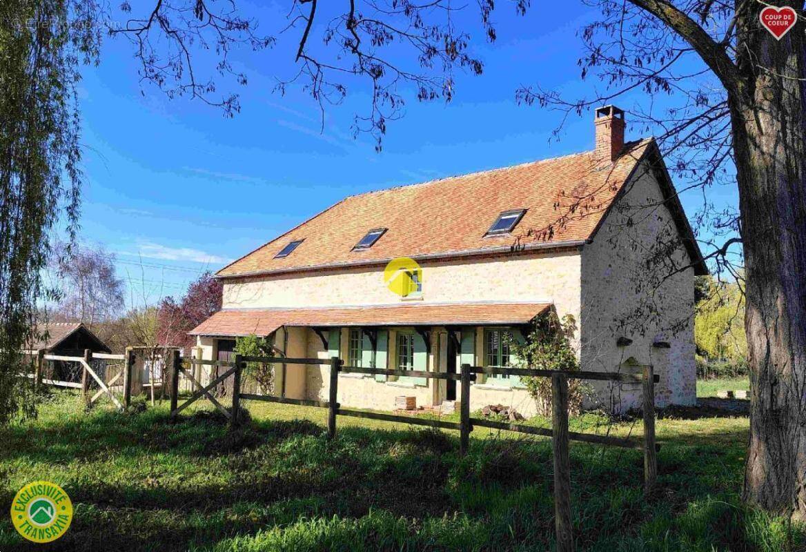 Maison à LA CHAPELLE-HUGON