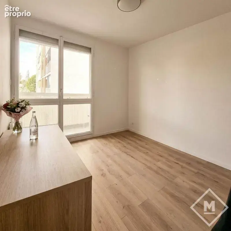 Superbe Duplex T6 de 122 m² refait à neuf, extérieurs et parking facile à Saint-Jérôme - photo 13