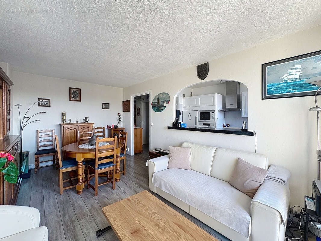 Appartement à CHILLY-MAZARIN