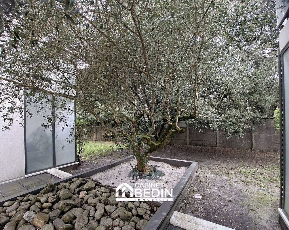 Appartement 71 m² à Pessac  - photo 9