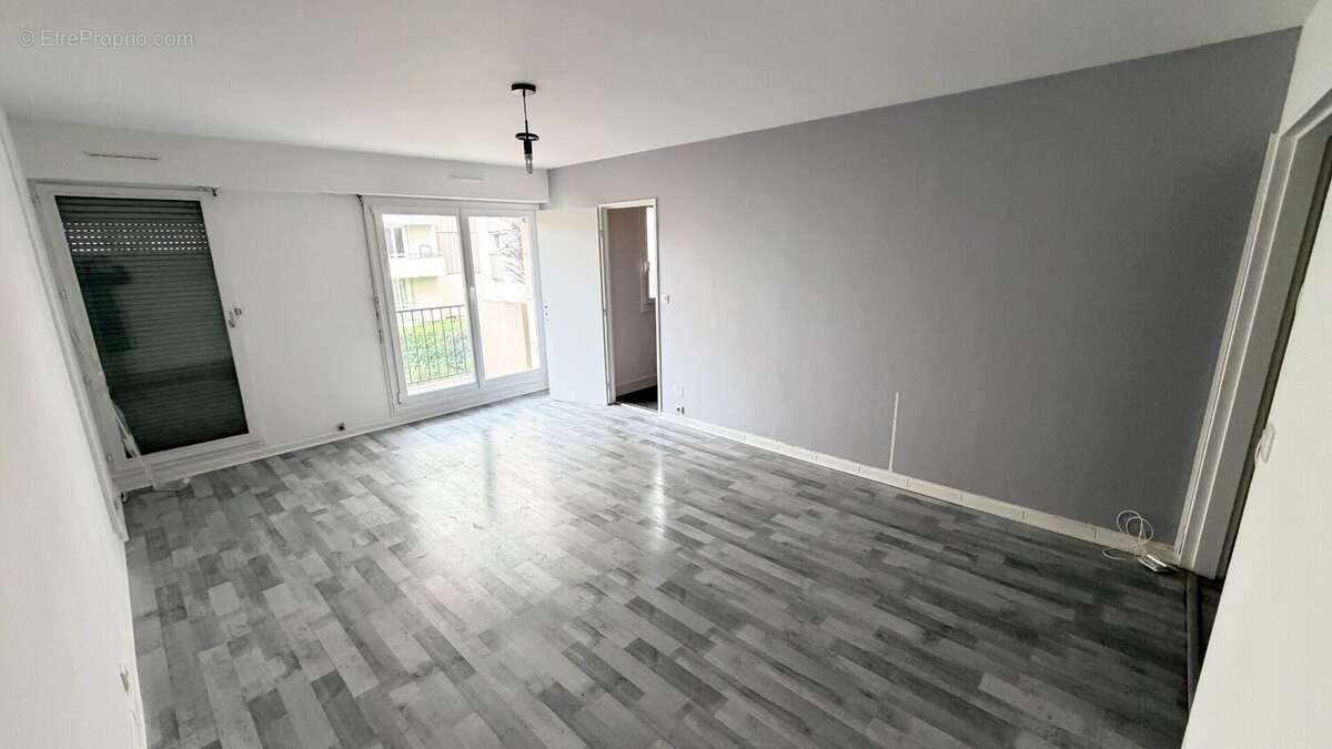 Appartement 88 m² à Le Bourget  - photo 2