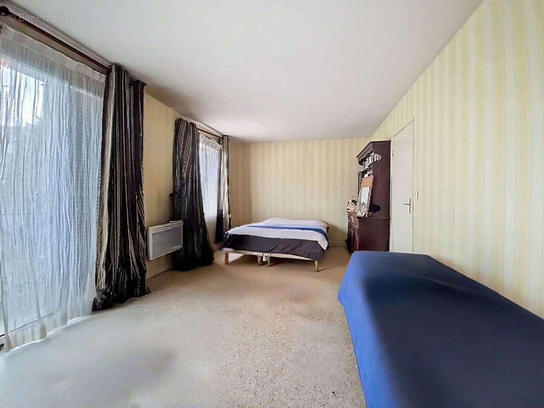 Terrain à LIMEIL-BREVANNES