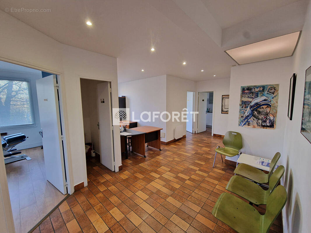 Commerce à ONET-LE-CHATEAU