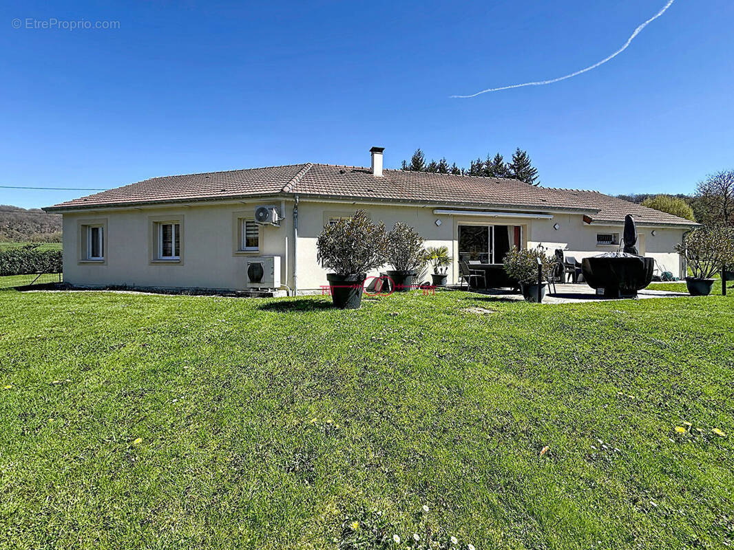 Maison à SAINTE-MENEHOULD