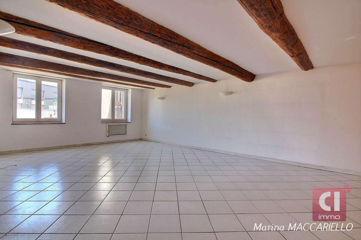 Appartement à MARSEILLE-2E