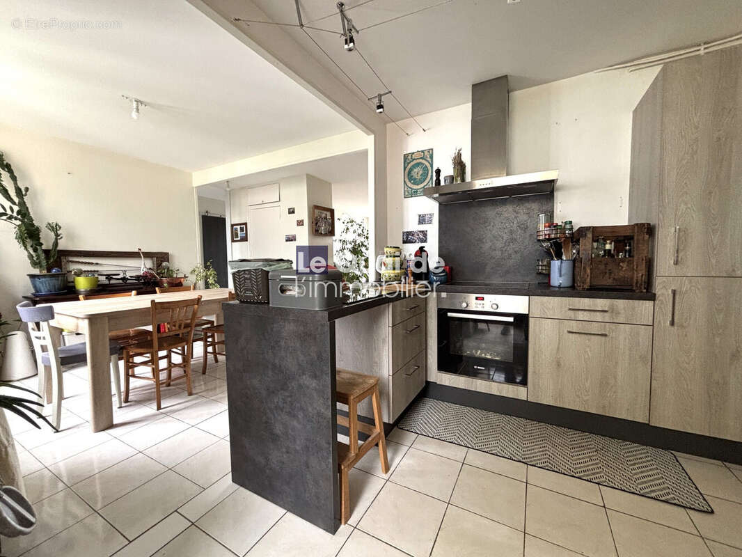 Appartement à FONTAINE