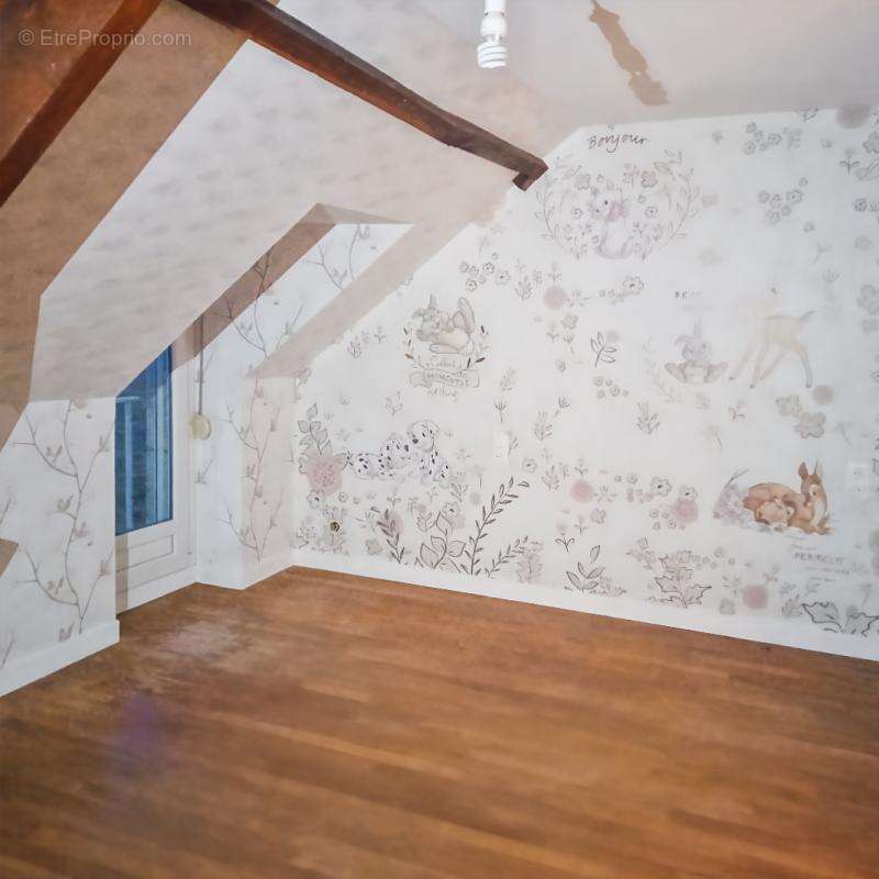 Maison à VICQ-EXEMPLET