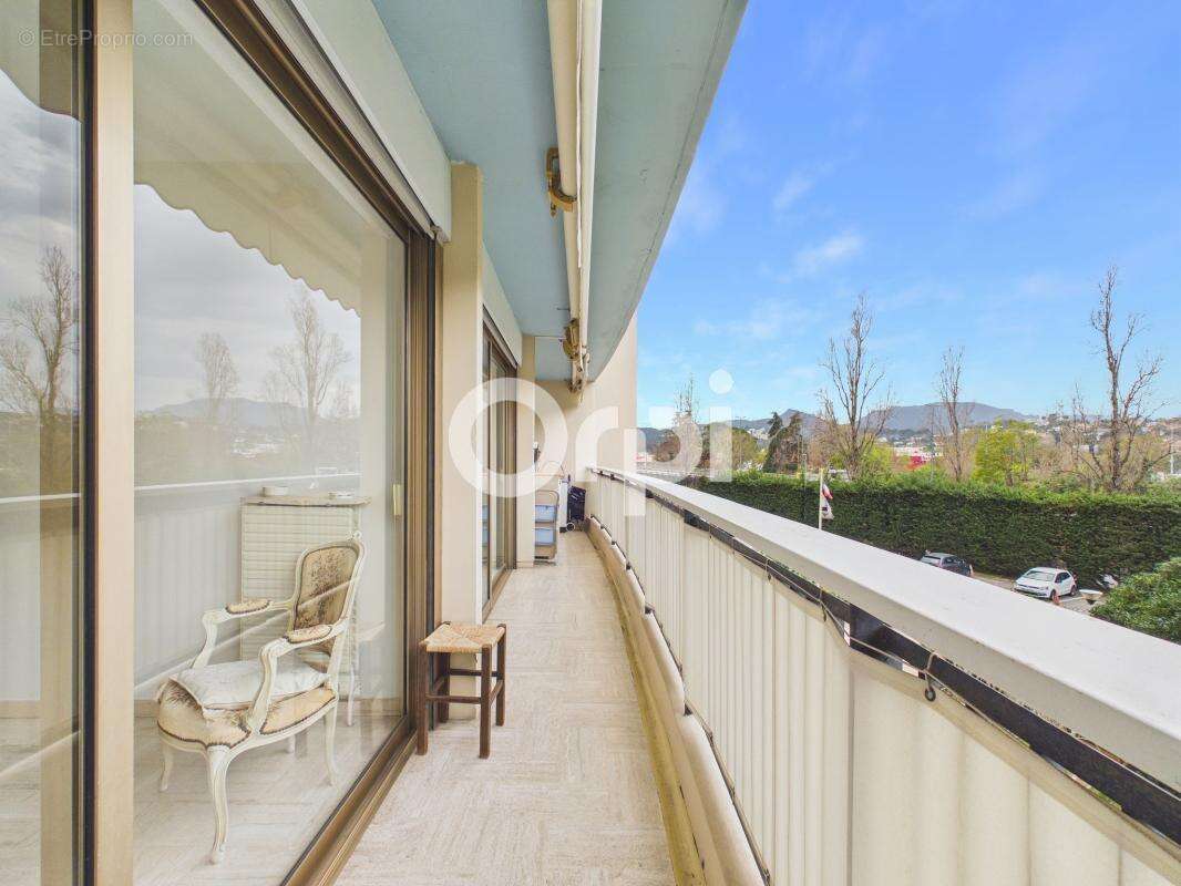 Appartement à MANDELIEU-LA-NAPOULE