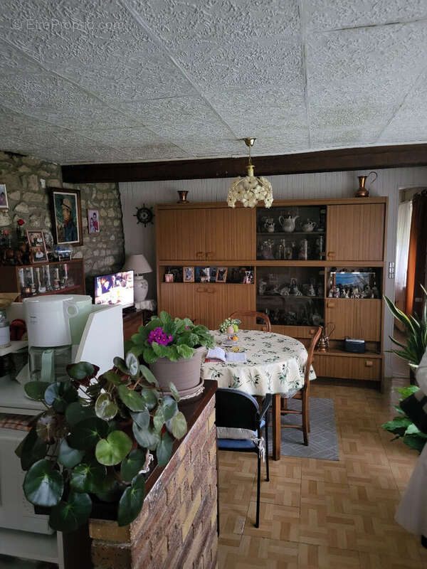 Appartement à VETHEUIL