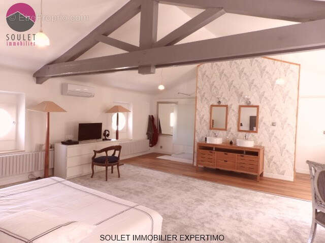 Maison à L'ISLE-SUR-LA-SORGUE