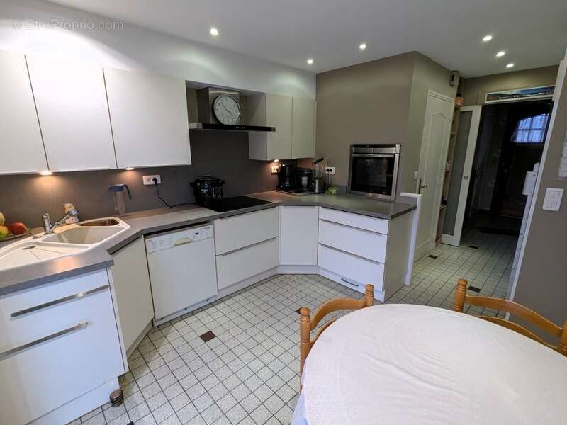 Maison à NEUVILLE-EN-FERRAIN