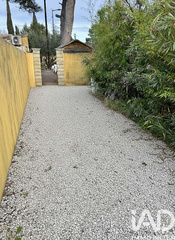 Photo 2 - Maison à VELAUX