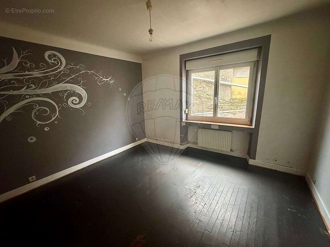 Maison à SERROUVILLE