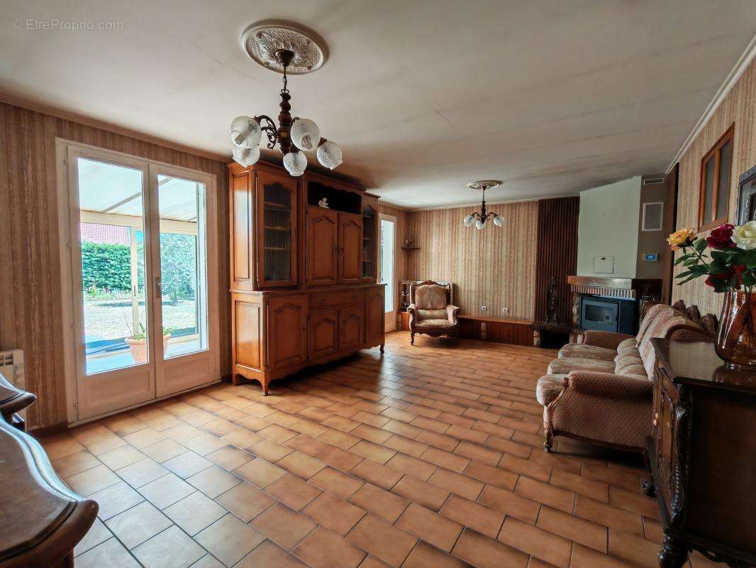Maison à MEYZIEU