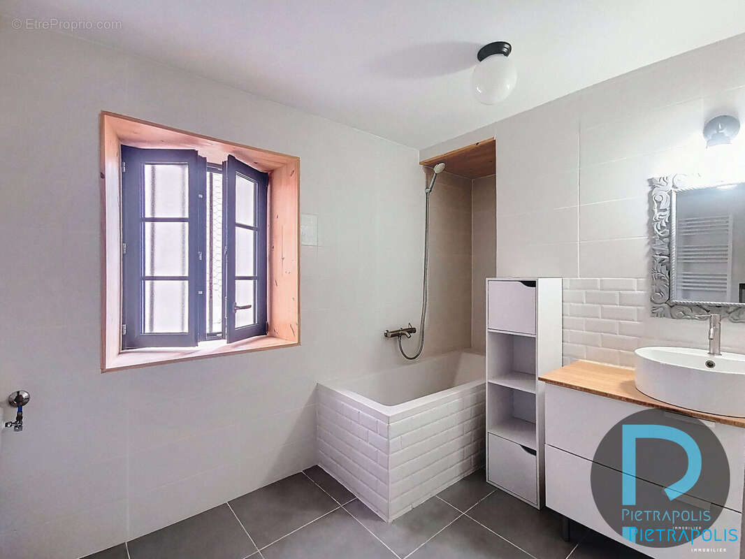 SDB au rdc - Maison à PONT-DE-VEYLE